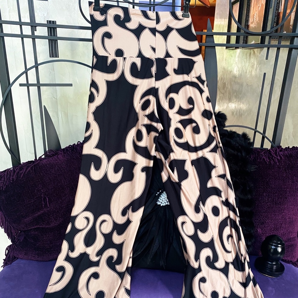 NWOT Black and Tan Print Pallazo Pants